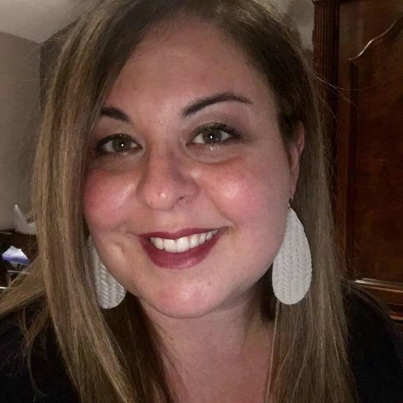 Meet your Posher, Lindsey - Picture 1 of 1